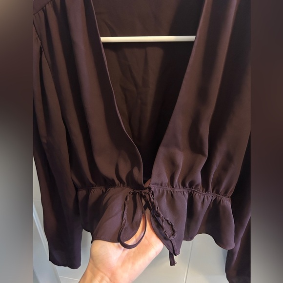Sunday Best Cropped Tie-Front Plunging Blouse Long Sleeve - Picture 9 of 11